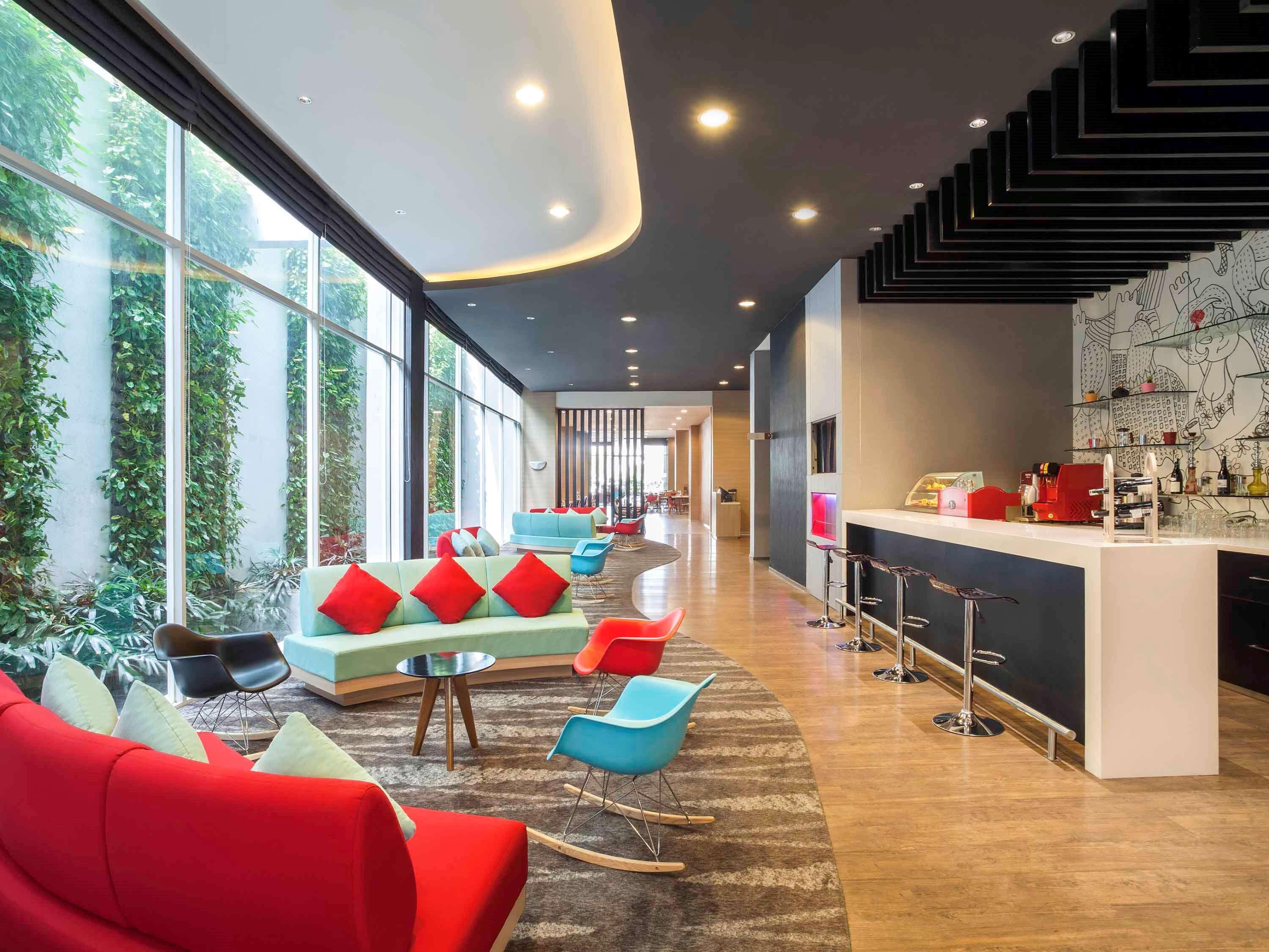 Ibis Jakarta Harmoni Exterior photo